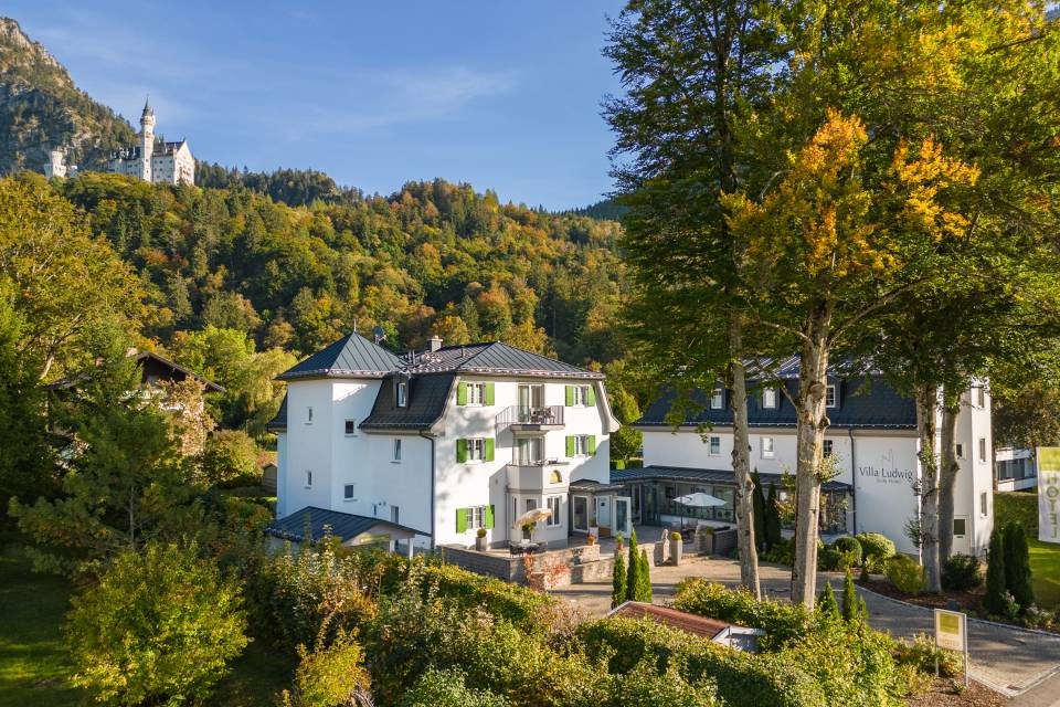 Contact information - Villa Ludwig Suite Hotel