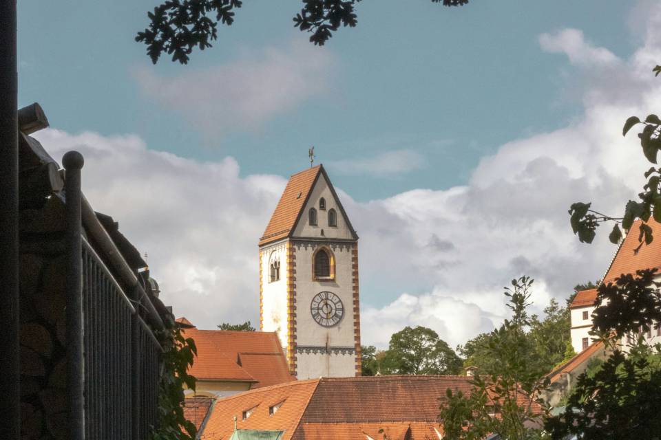 A stroll through the picturesque old town: Romantic old town of Füssen - Villa Ludwig Suite Hotel